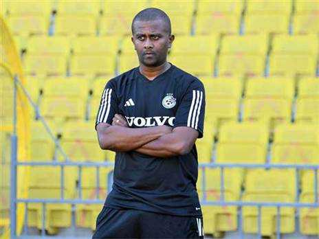 נותר רגוע. דגו (אלן שיבר)