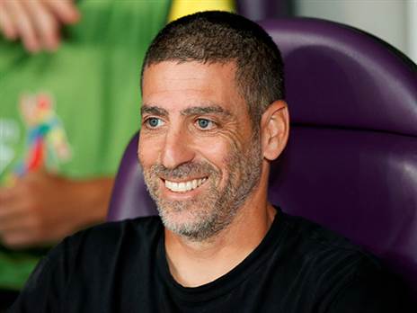 קוז'וך. בסיום הוא כבר לא חייך (אלן שיבר)