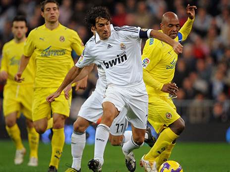 ראול בימיו כשחקן נגד ויאריאל. בקרוב יאמן אותה? (Denis Doyle/Getty Images)