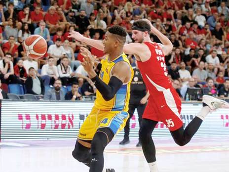 ריברו. ספורט מקצועני היה אסור בקובה (אלן שיבר)