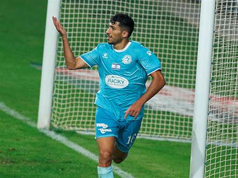 כהן חוגג את השער (אלן שיבר)