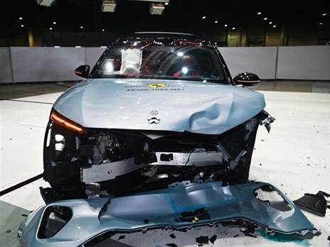 ניו eL6 - עוד סינית מצטיינת