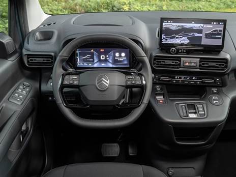 לוח מחוונים דיגיטלי ומסך מולטימדיה חדשים ועוד כמה עדכוני עיצוב