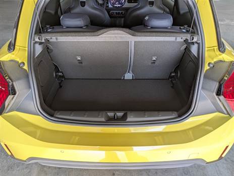 תא המטען קטן, עם שימושיות סבירה