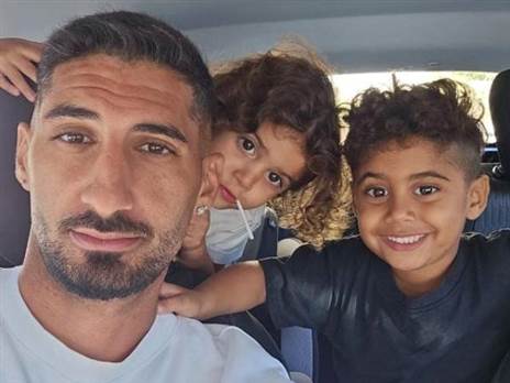 לידור כהן יחד עם שני ילדיו (צילום: פרטי)