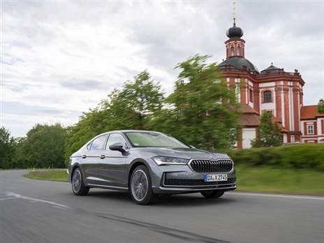 כרגע עם 150 כ"ס והנעה קדמית או 265 כ"ס והנעה כפולה