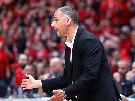 “כואב“. אורלנד (אלן שיבר)