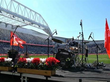 (באדיבות הפועל תל אביב)