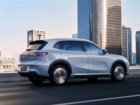 לעומת הגיאומטרי C קצת פחות טווח, אבל חזק יותר