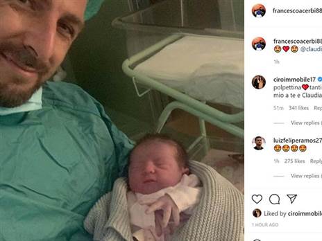 עם הבת ויטוריה (צילום מסך)