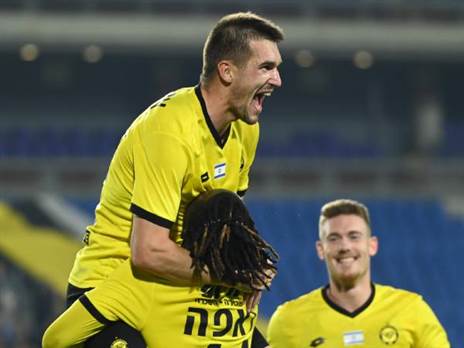 זלאטנוביץ` מייצג את סרביה בכבוד (ברני ארדוב)