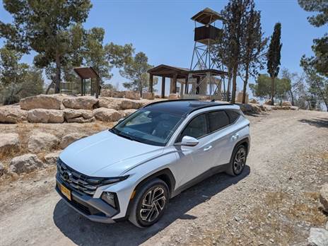 אם כבר חשבתם לרכוש יונדאי טוסון - גרסתו ההיברידית והמוארכת תהיה שדרוג בכל סעיף