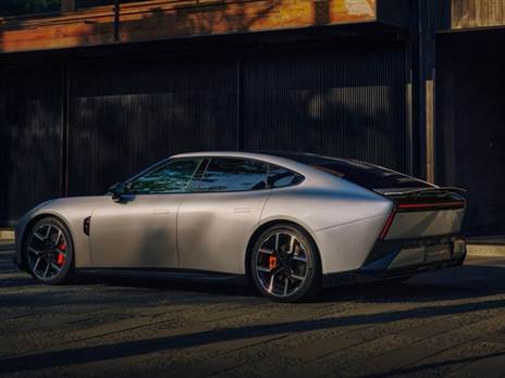 בין שלל הסיניות הגנריות, אקספנג מצליחה להציג עיצוב ייחודי