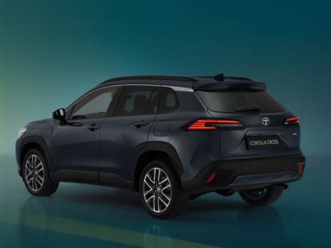 שינוי זניח מאחור, וללא שינוי כלל ביחידת ההנעה ההיברידית המוכרת