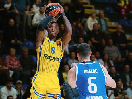 ווקר. שובר שיאים (Euroleague via Getty)