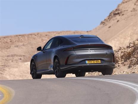 עד 777 כ“ס ו-3.2 שניות ל-100 קמ“ש (3.5 ב-IM6)