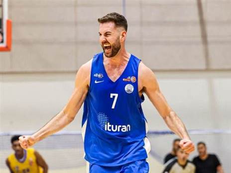 גל שטרנברג חוגג (יעל אמסילי)