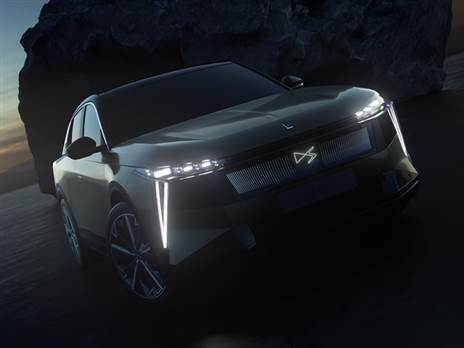 חזית בהתאם לשפת העיצוב החדשה שפגשנו ב-DS No.8