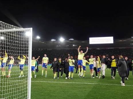 הטירוף של השחקנים בסיום (Photo by Charlotte Wilson/Offside/Offside via Getty Images)