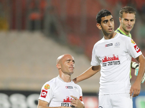 לא מגיעים למכבי בראש נקי. שחקני מכבי פ"ת (אלן שיבר)