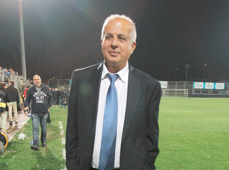 לוזון (אלן שיבר) עדיין שותק