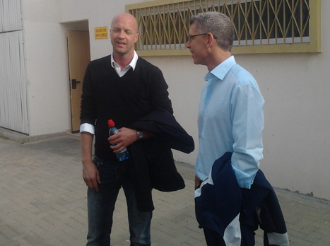 כבר בארץ, קרויף וגולדהאר בקרית שלום