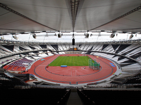 פיטר פן, ג'יימס בונד ופול מקרטני. האצטדיון האולימפי   (gettyimages)