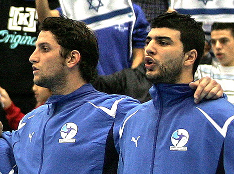 גיל יעקב ואלדר שיקלושי (צילום: דוד פליגל, איגוד הכדוריד)