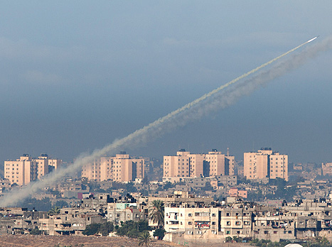 רקטה ששוגרה מרצועת עזה (gettyimages)