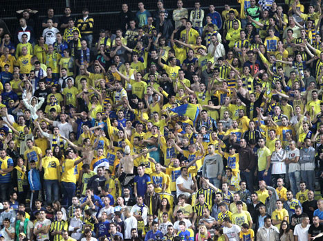 חטפו את הכרטיסים. אוהדי מכבי ת"א