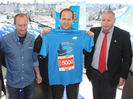 ראש העיר ברקת במסיבת העיתונאים להשקת המרתון