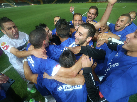 בינתיים יש להם זמן לחגוג. שחקני מכבי פ"ת (אלן שיבר)