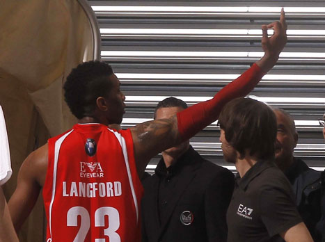 לנגפורד. חטף קריזה