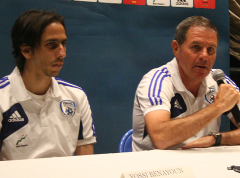 בניון וגוטמן במסיבת העיתונאים (באדיבות אתר ההתאחדות)