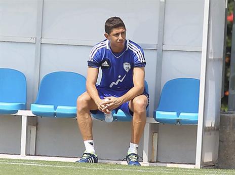 מליקסון. מקבל מנוחה על הספסל (אלן שיבר)