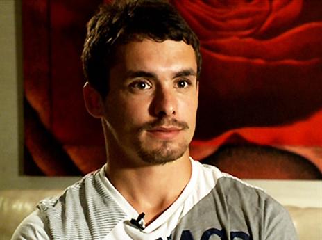 בונדר. מדבר על הכל, בלי מסיכות