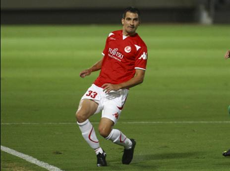 איליץ', מחזיק את ההגנה האדומה