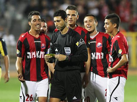 חכמון ושחקני הפועל חיפה (יוסי שקל)