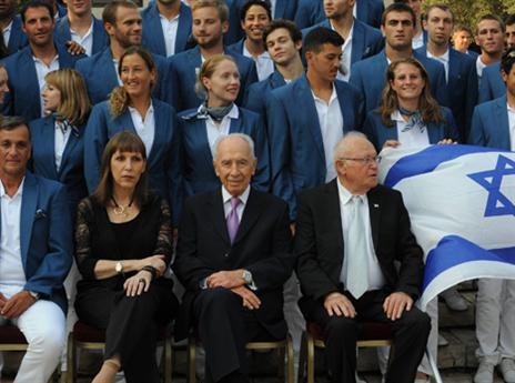 לבנת והוועד האולימפי בימים טובים יותר. (מארק ניימן, לע"מ)