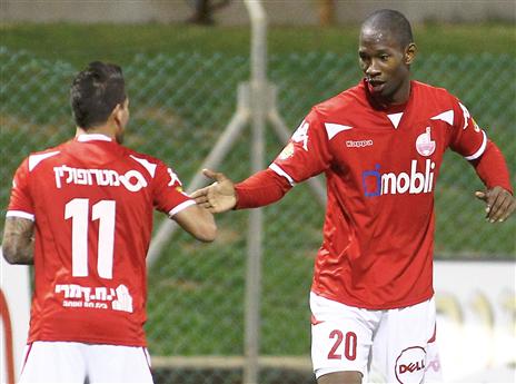 גם הוא בכושר מצוין. פלט (אלן שיבר)