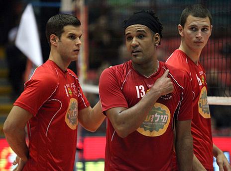 הפסד ראשון העונה. שחקני מטה אשר/עכו (דוד סילברמן, איגוד הכדורעף)