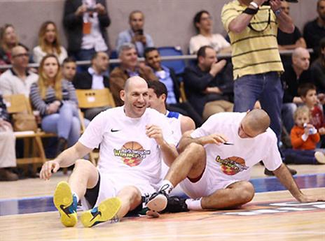 קוז'יקרו שוב נהנה (עודד קרני, אתר המנהלת)