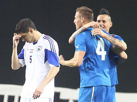 מליקסון לא מוצא פתרון למחץ הסלובקי (אלן שיבר)