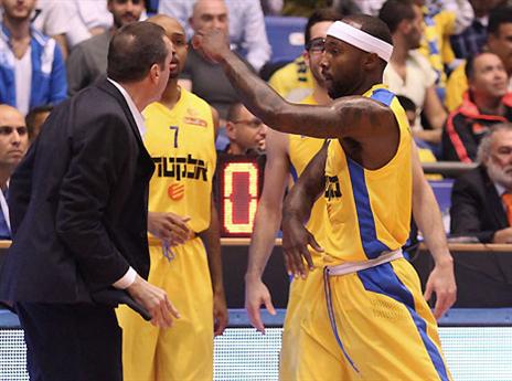 חגיגה צהובה בהיכל (אלן שיבר)