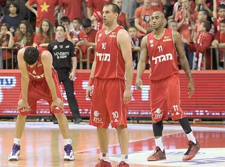 קרוב-רחוק. שחקני ירושלים (צילום: אלן שיבר)