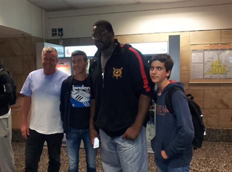 סופו. ככה כן מתחככים עם האוהדים (רועי גלדסטון)