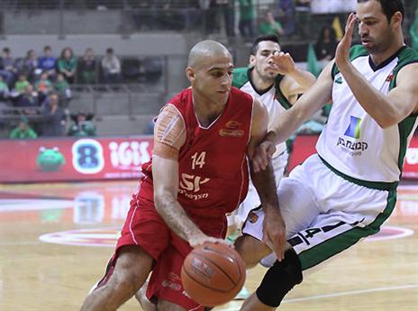 משחק רע - וזה כשהוא קולע 14. לימונד (אלן שיבר)