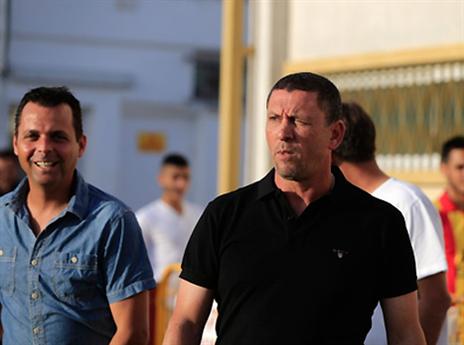 בהלם מהביזיון. קלינגר