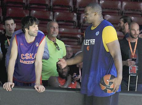 על המגרש החיוכים יימחקו