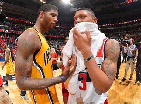 המחמאות לוושינגטון. ג'ורג' מנחם את ביל (gettyimages). צפו בתקציר